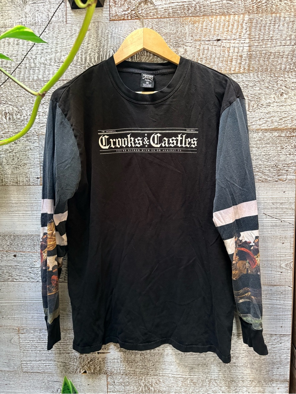 Crooks & Castles | Renaissance Art Graphic Long Sleeve Shirt - Men's M, Black